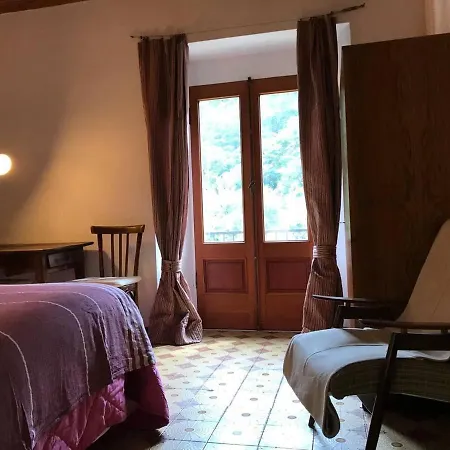 Captivating 2-Bed House In Tiglieto Nyaraló
